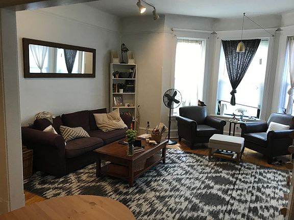 2nd image of 3815 N Wilton Ave #1