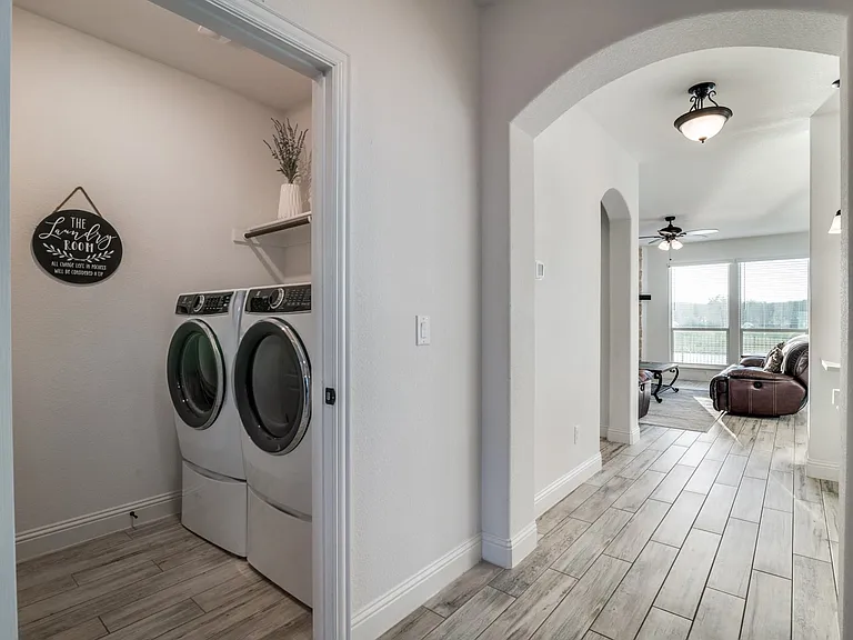 2643 Perdenales Dr — Photo 10
