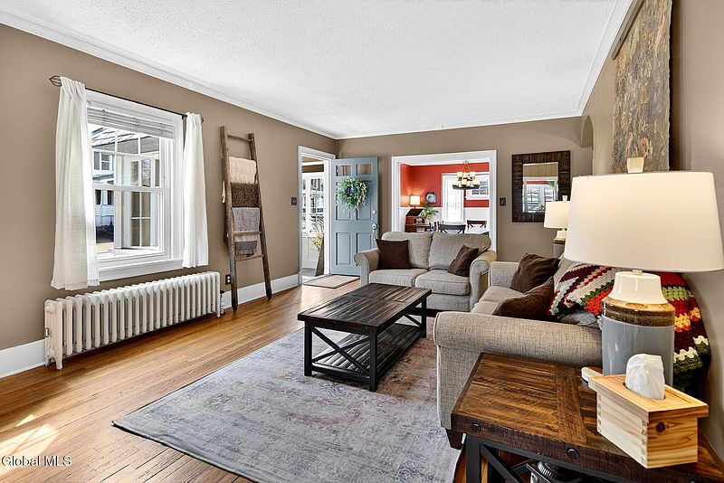 3rd image of 15 Irving Road