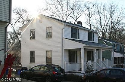 4th image of 9913 Dickens Ave