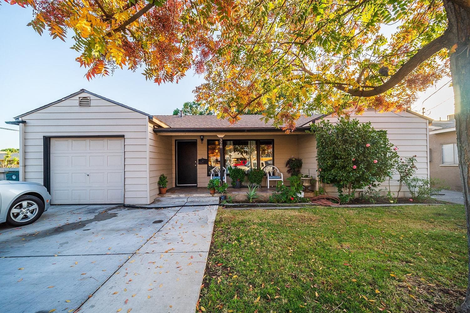 328 E Alameda St, Manteca, CA 95336 | Zillow