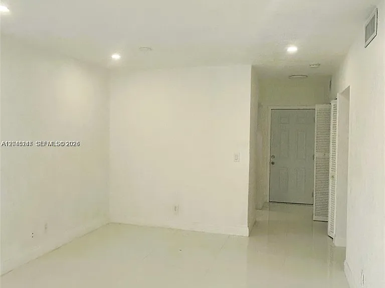 13987 NE 2nd Ave #3-8-2 — Photo 4