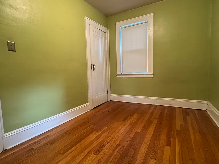734 Greenwood Rd — Photo 18