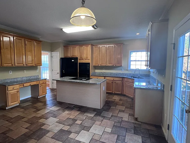 201 Tecumseh Ct — Photo 10