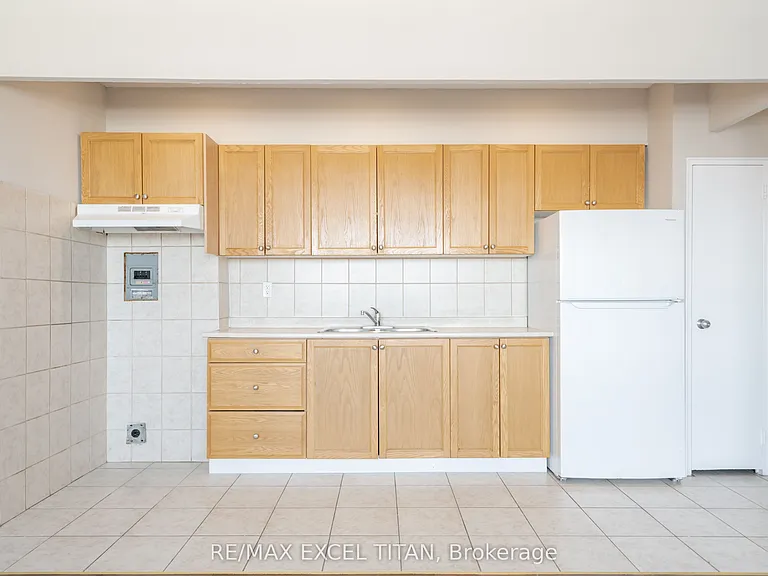 468 Ottawa St N #738D — Photo 8