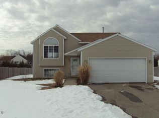 670 Locust St, Howard City, MI