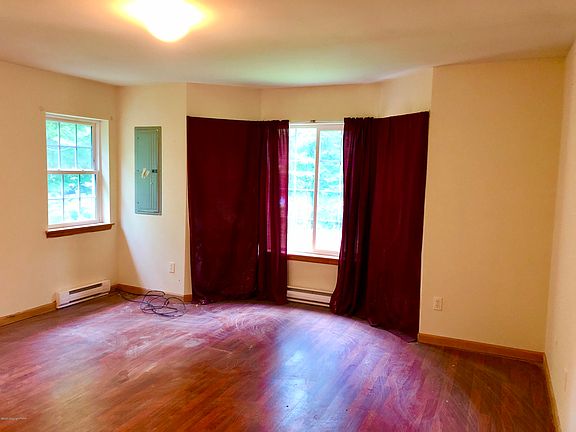 4th image of 1337 Cambell Way