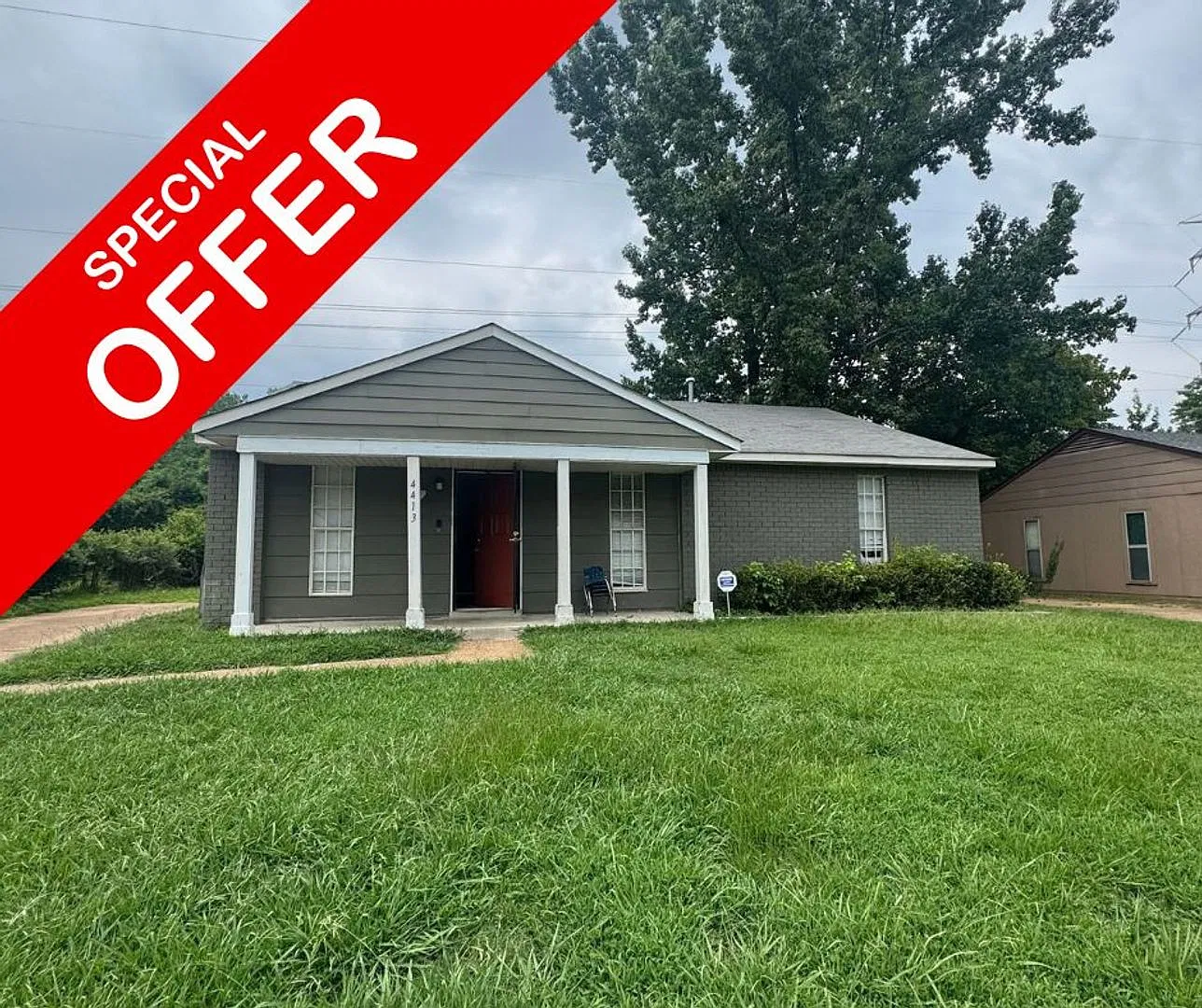 !!Rent Special!! 1/2 Off First Month Rent! Welcome To 4413 Howardcrest Drive — Photo 1