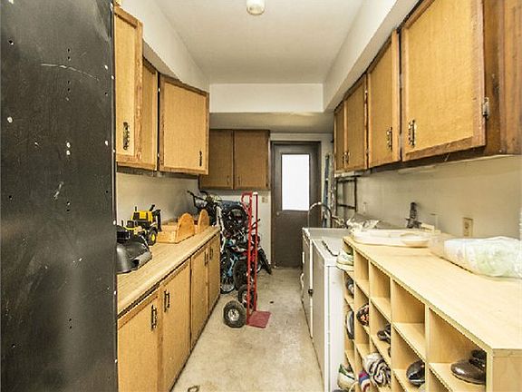 2nd image of 714 Mohican Way