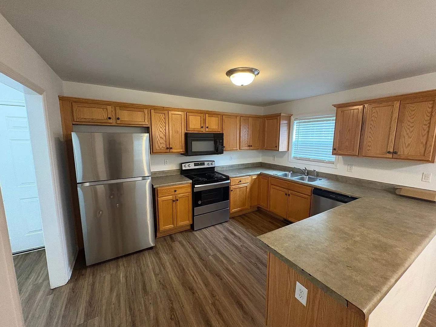 Pre-Leasing For August 9th 2027! — Photo 3