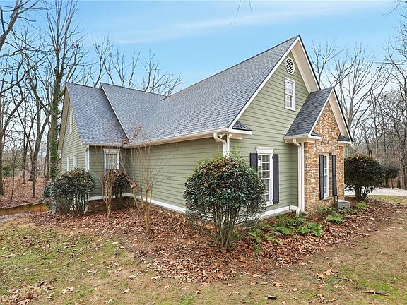 5th image of 1038 Farmhouse Rd