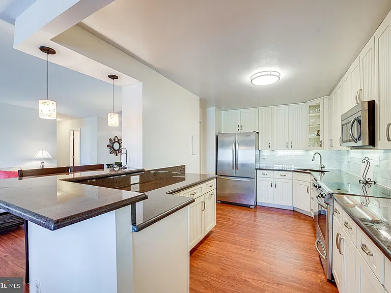 8340 Greensboro Dr #521 — Photo 4