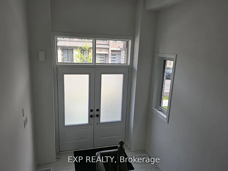 80 Singhampton Rd — Photo 4