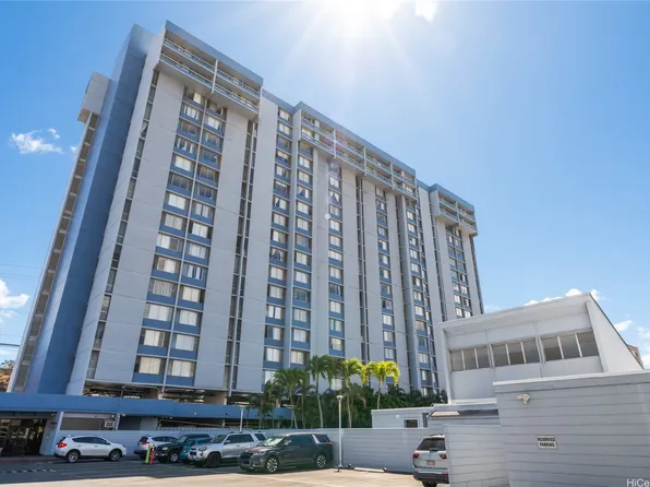 3045 Ala Napuaa Pl APT 710, Honolulu, HI 96818