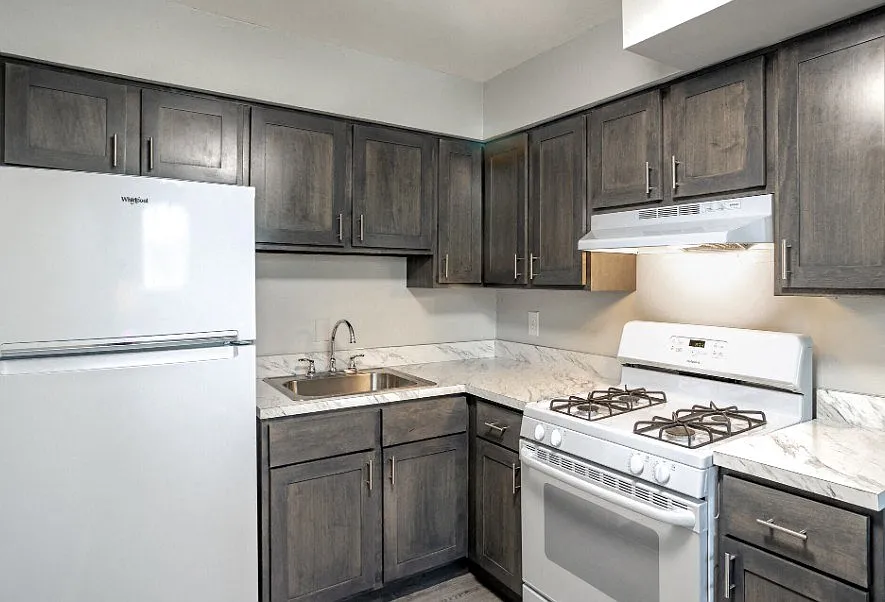 Park Chase Apartments — Photo 2
