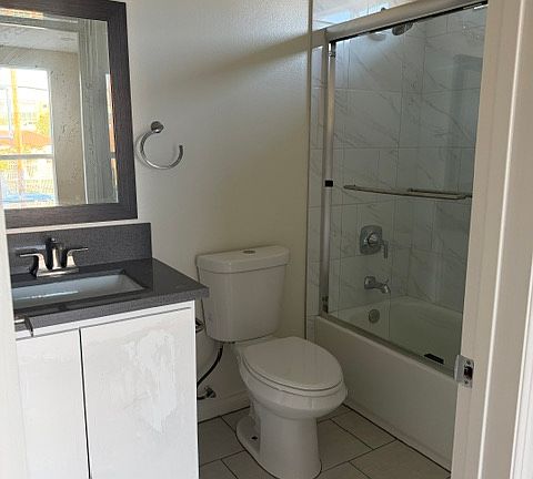 4th image of 523 S Mathews St #523