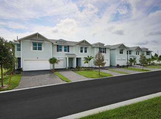 423 Salisbury Cir, Fort Pierce, FL 34982