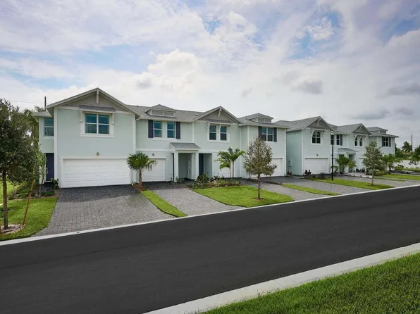 423 Salisbury Cir, Fort Pierce, FL