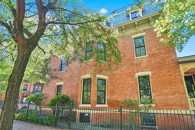 2 bed, 1.0 bath, 1080 sqft, $2,200 — Photo 4