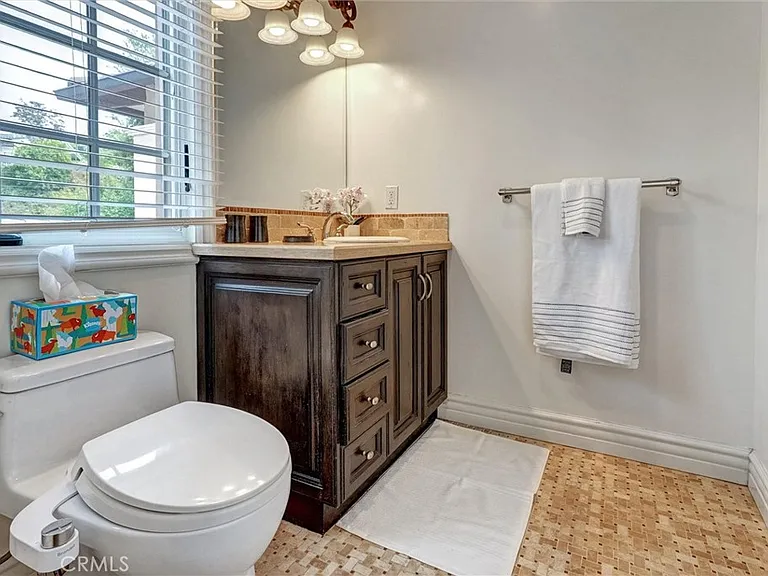 4751 Topeka Dr — Photo 45