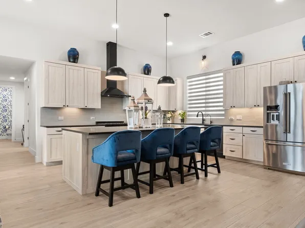 305 Spicewood Trails Dr, Spicewood, TX 78669