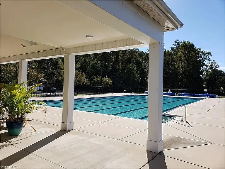 7212 McConnell Dr — Photo 2