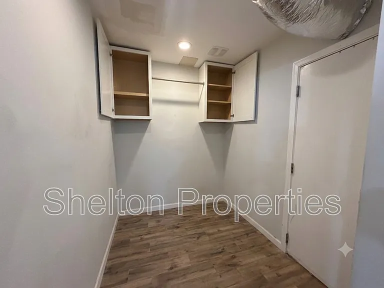 2514 E Fairmount Ave — Photo 40