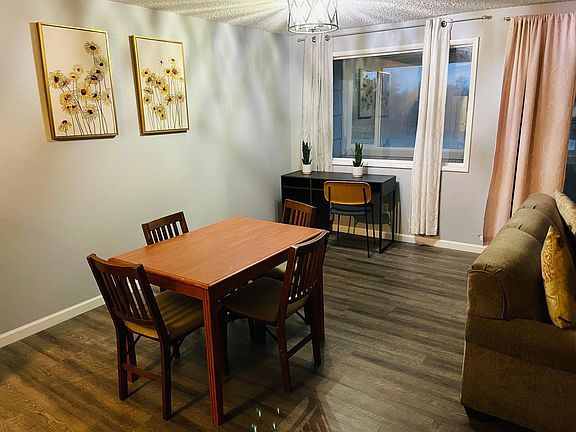 4th image of 810 N Holladay Dr #8
