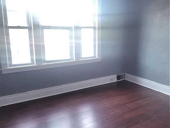 4th image of 102 Peace St Unit 2