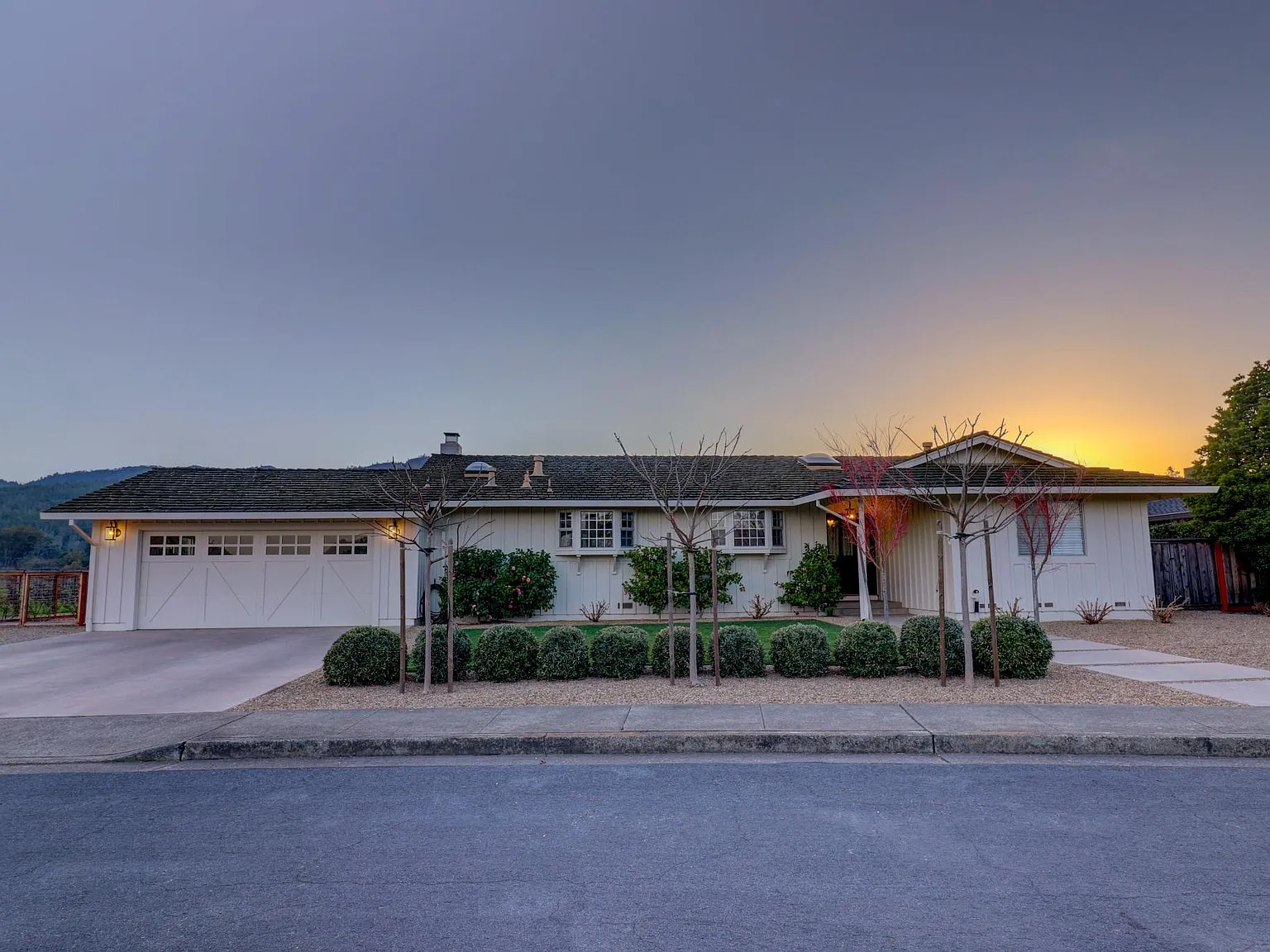 3 bed, 2.5 bath, 2005 sqft, $8,000 — Photo 1