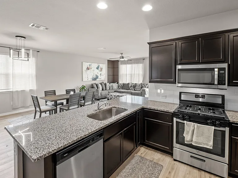 501 Dubina Ave — Photo 10