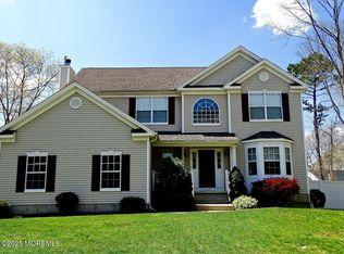232 Hemlock Ln, Forked River, NJ 08731