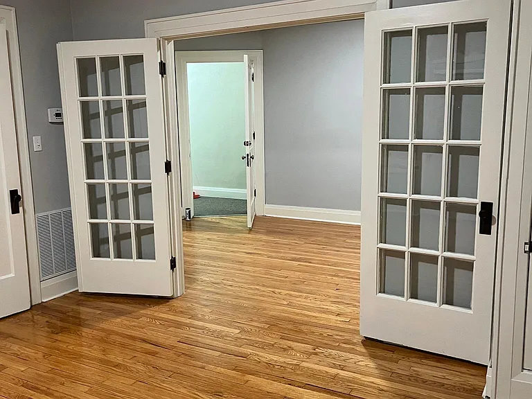 222 SE Frank Phillips Blvd #6 — Photo 4
