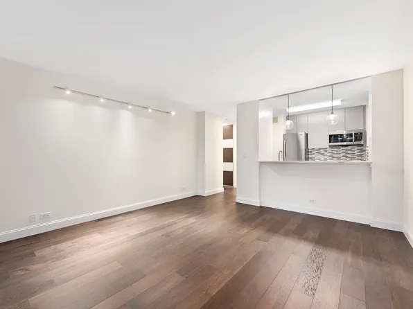 145 East 48th Street image 6 of 6