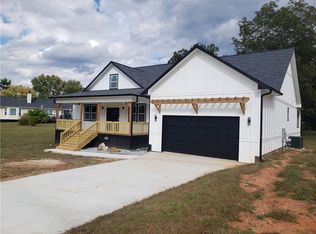 5550 Barrwyn Dr, Rex, GA 30273