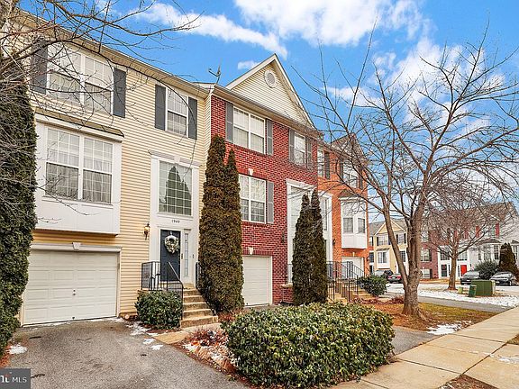 2nd image of 1949 Fieldstone Way