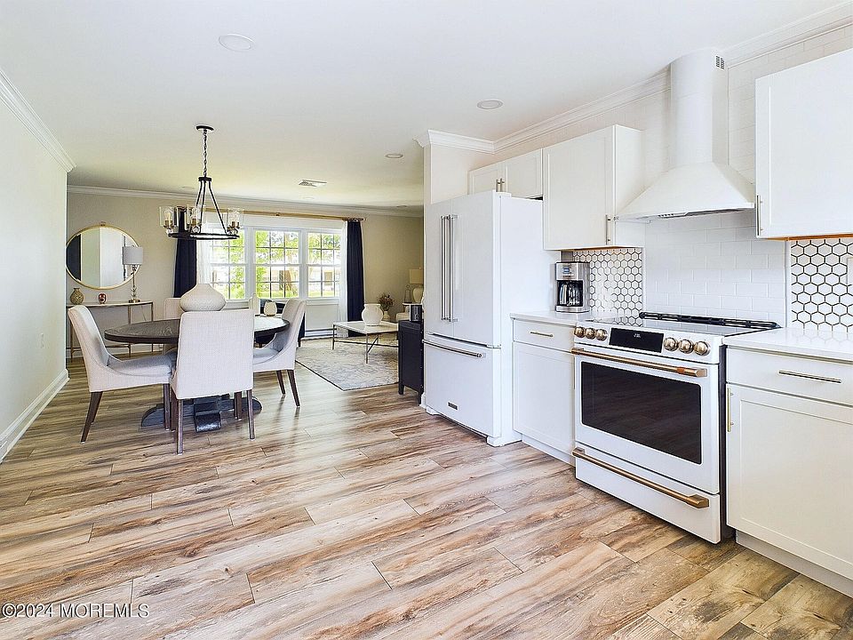 1st image of 830A Dumbarton Drive