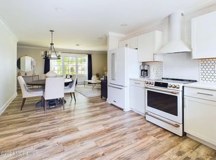 830A Dumbarton Dr, Lakewood, NJ 08701