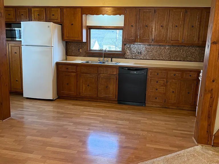 1539 Crawford Ave — Photo 21