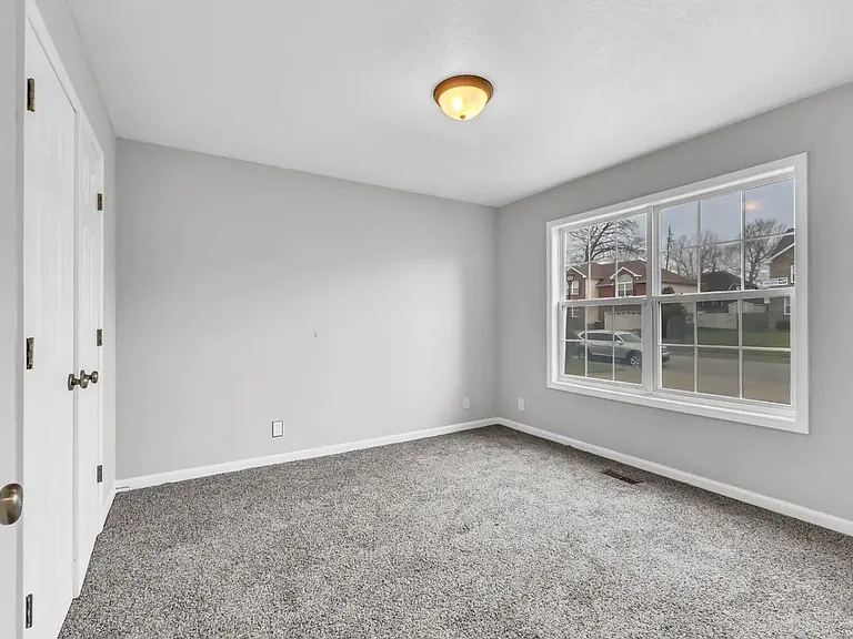2552 Hattington Dr — Photo 14