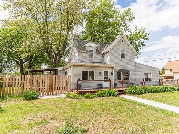 915 Main St, Tabor, IA 51653