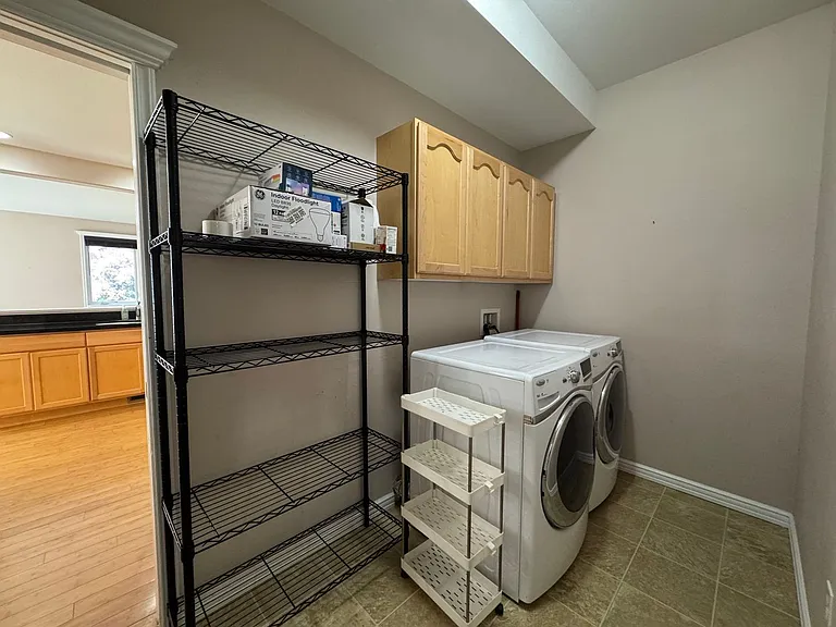 4467 Castlerock Dr — Photo 30