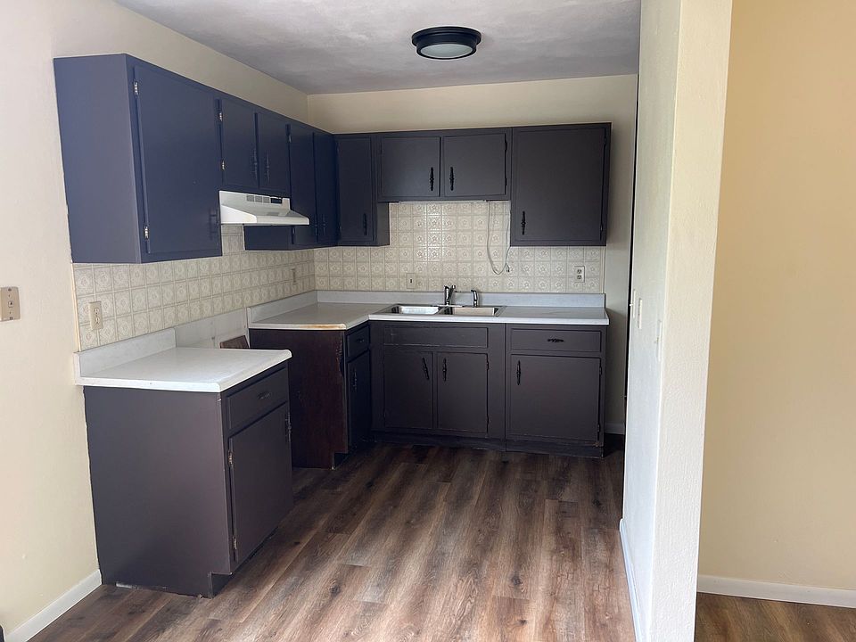 18 N. Broadway St. 18 Broadway St Edgerton WI Zillow