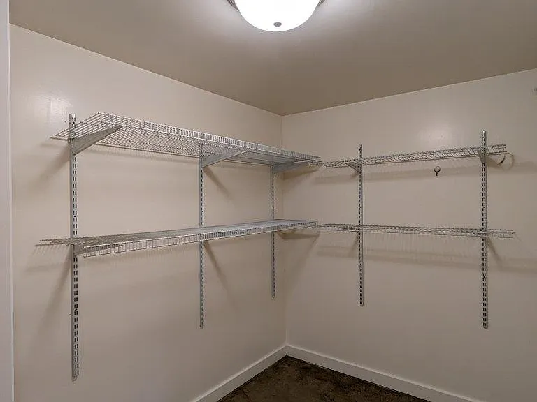 Hillegass Court Apartments — Photo 25