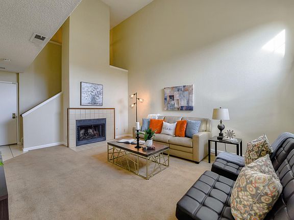 4th image of 1330 Greenwich Ct
