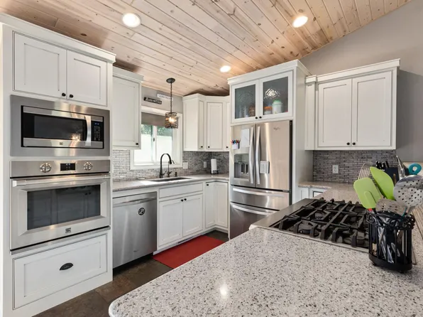 31618 Harvest Rd, Breezy Point, MN 56472