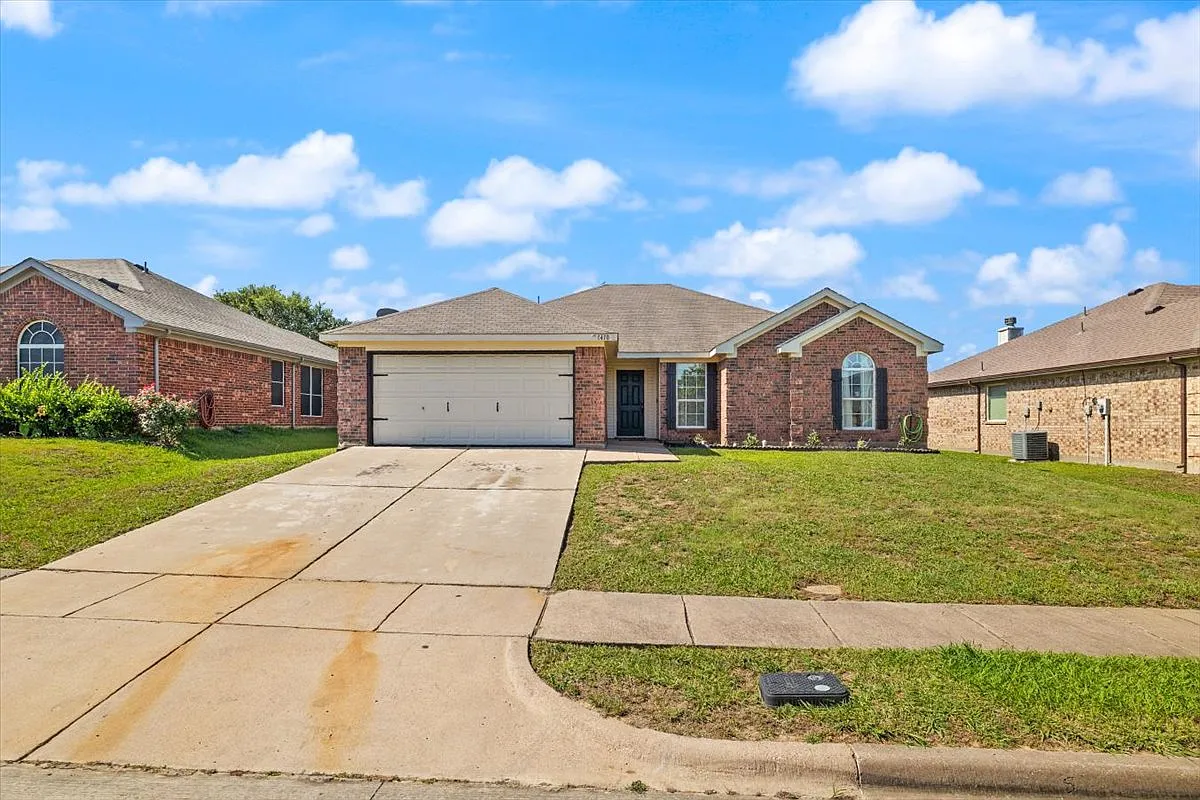 4 bed, 1823 sqft, $2,500 — Photo 2