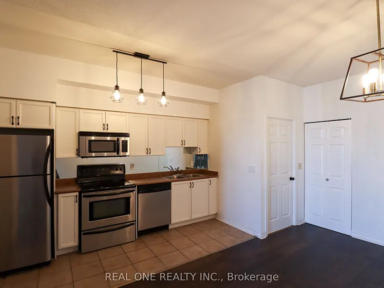 388 Prince Of Wales Dr #412 — Photo 9