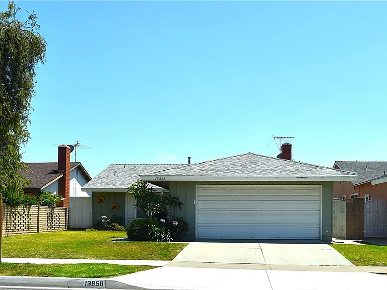 13858 Rose St — Photo 17