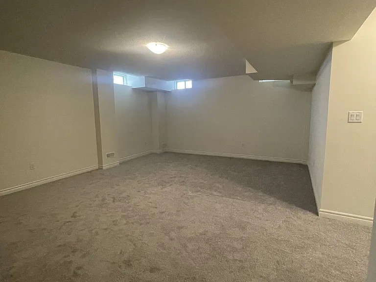 913 Rexton Dr — Photo 49